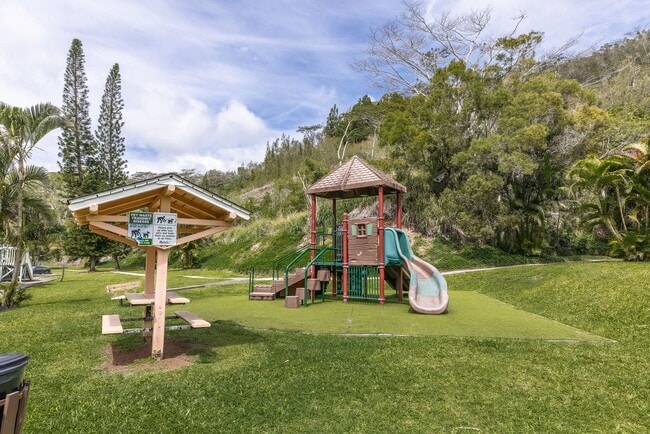 Building Photo - Pool Community and Pet Friendly Home