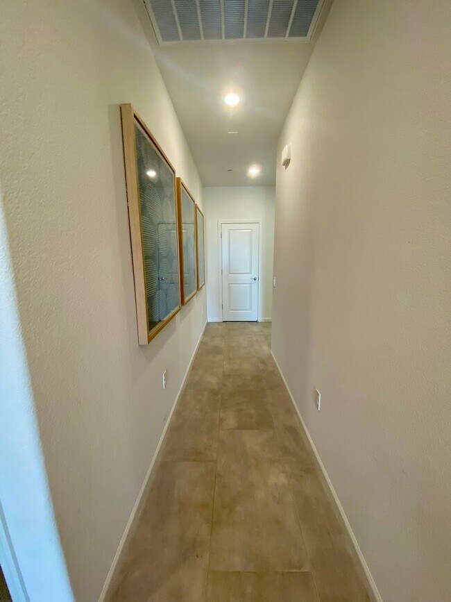 Building Photo - Breathtaking 4/2 Rancho Cordova Model w/TO...