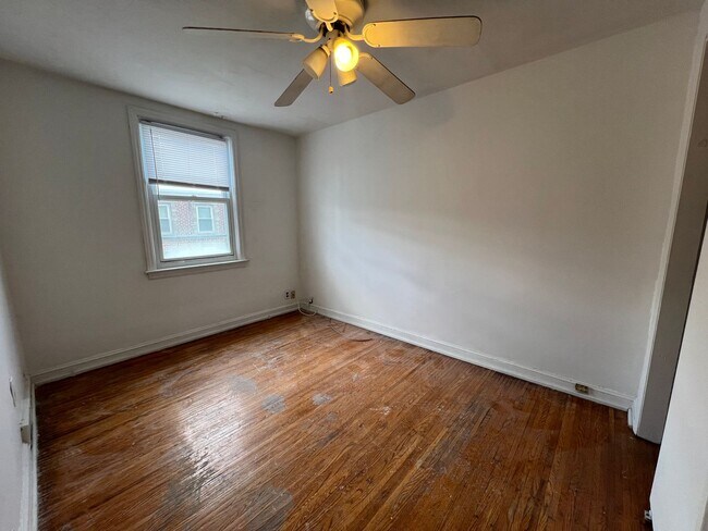 Building Photo - 3 Bedroom In Drexel Hill