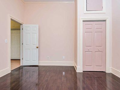 Building Photo - 226 Spring St