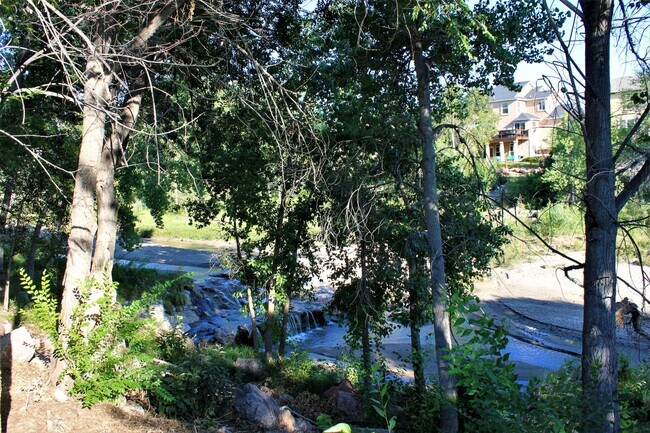 Building Photo - 6990 Los Reyes Cir