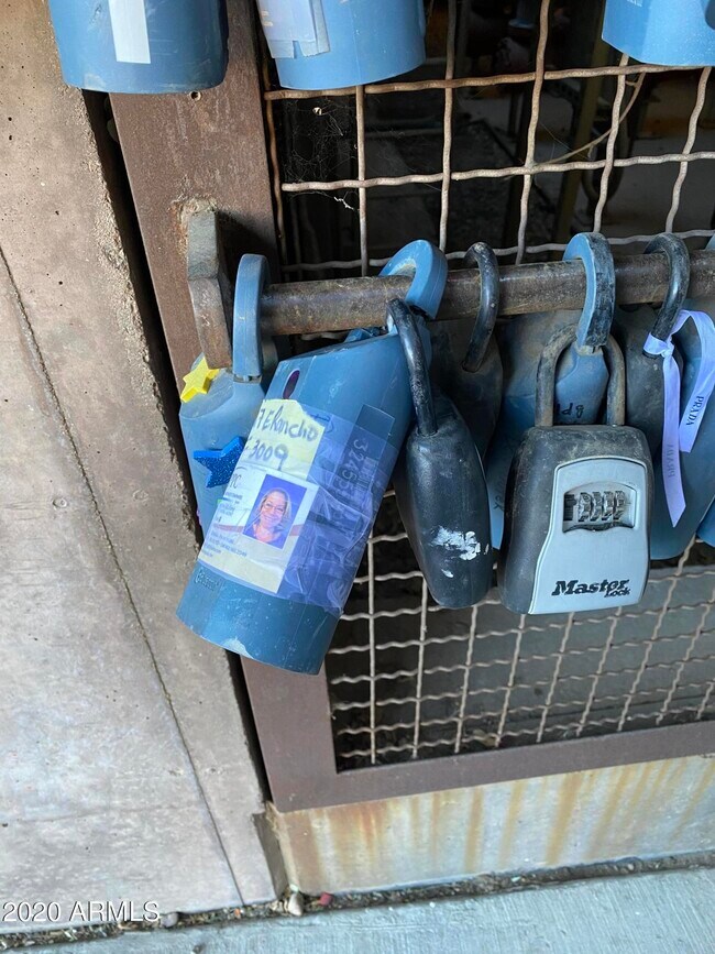 Building Photo - 7117 E Rancho Vista Dr