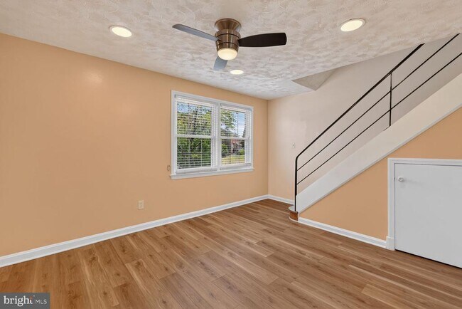 Building Photo - 2437 Iverson St