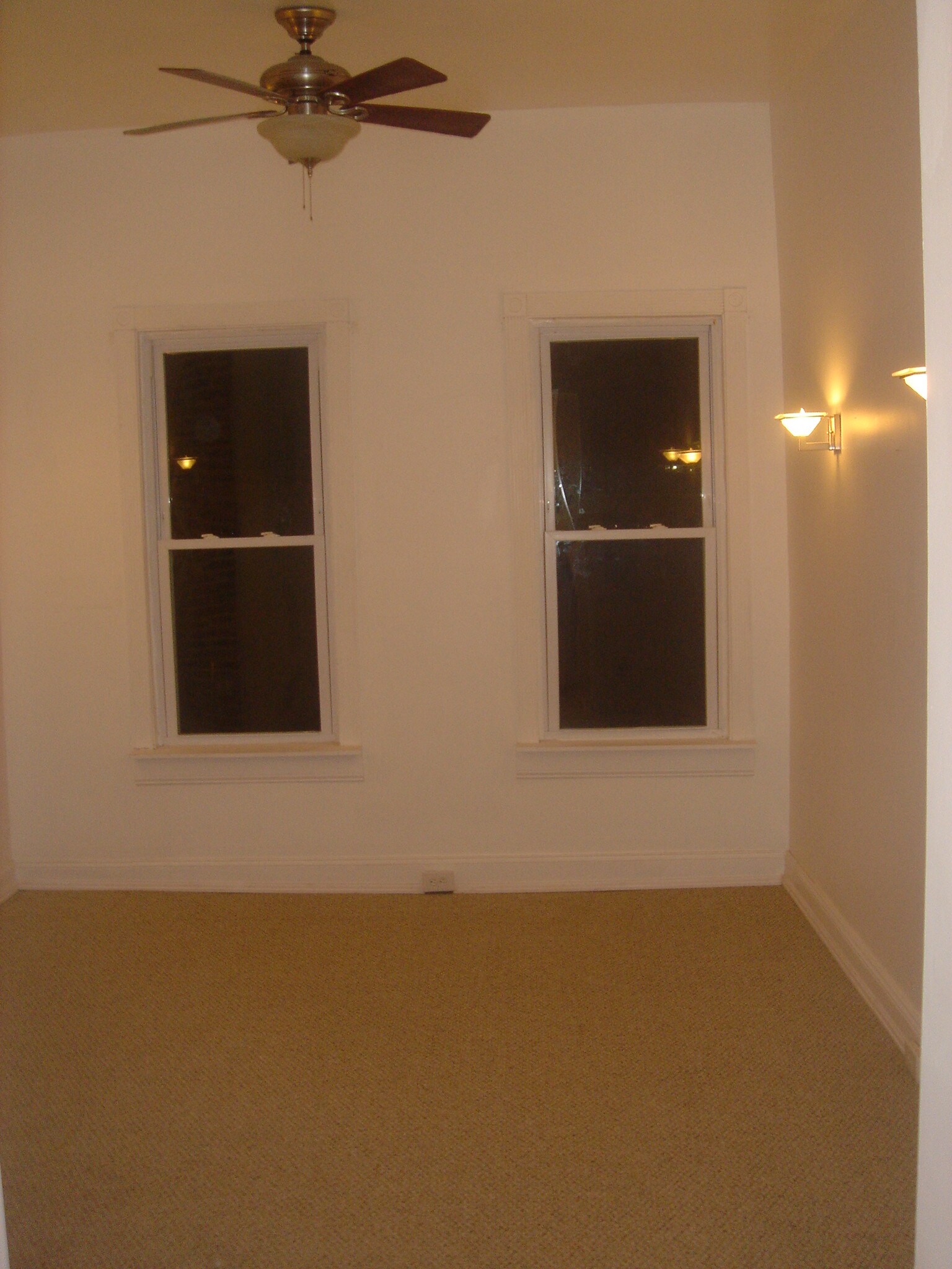 Building Photo - 2538 Foster Ave