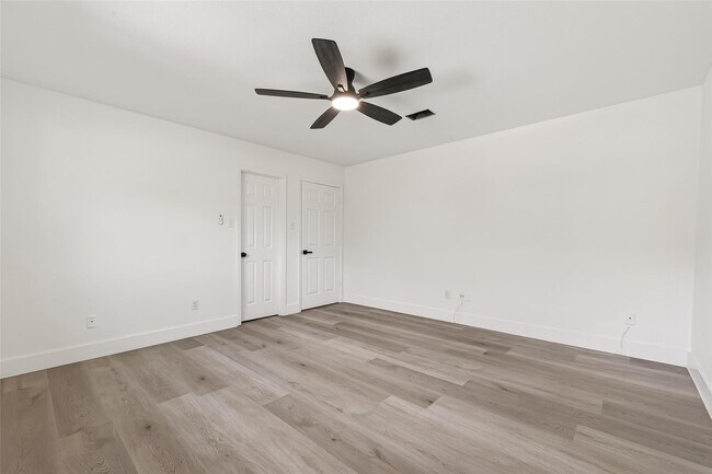 Building Photo - 6210 Rippling Hollow Dr