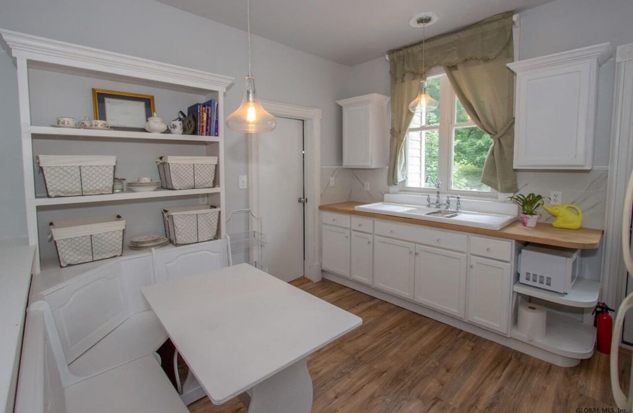 Building Photo - 116 9th St