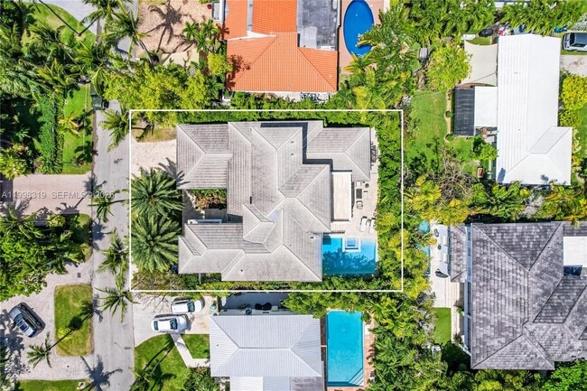 Building Photo - 435 Hampton Ln