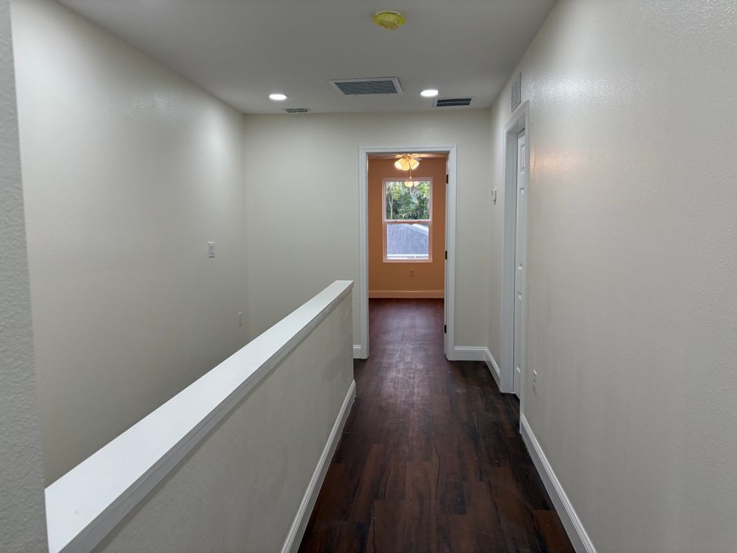 Building Photo - 1702 W Granfield Ave