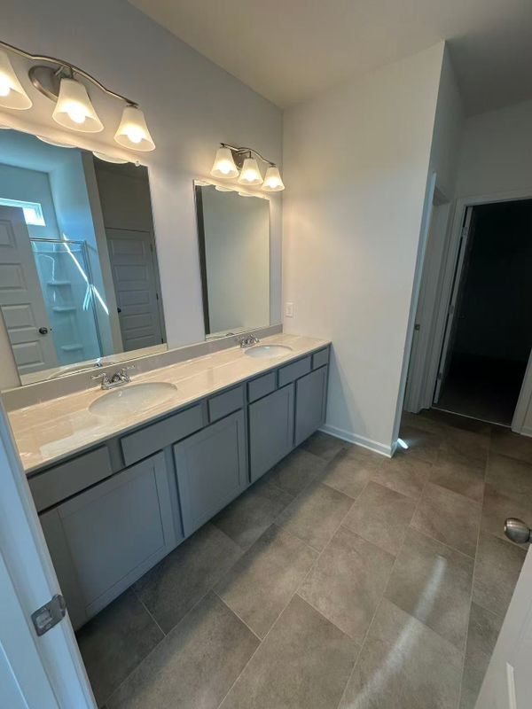 Building Photo - 829 Kensington St