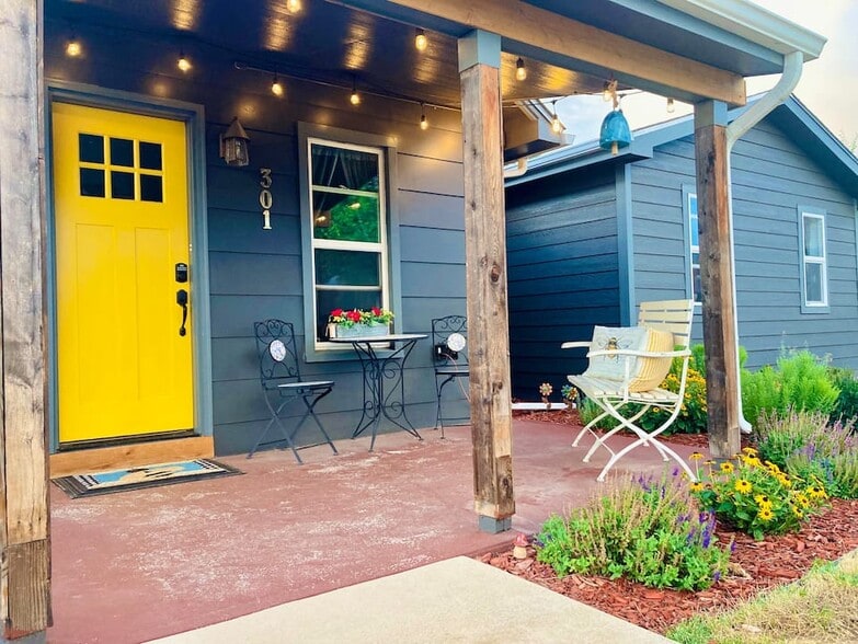 Building Photo - 301 4th St