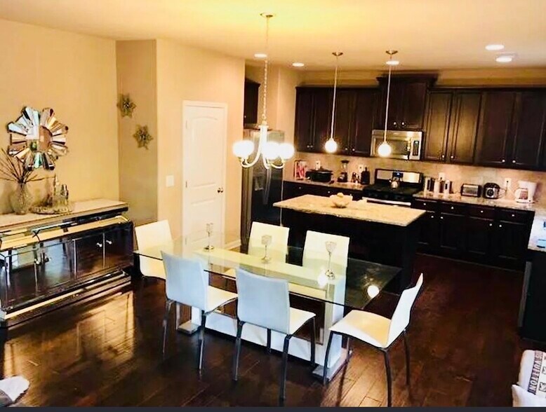 Building Photo - 3911 Kingfisher Dr