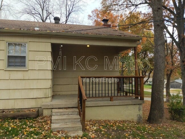 Building Photo - 3207 NE 48th Terrace