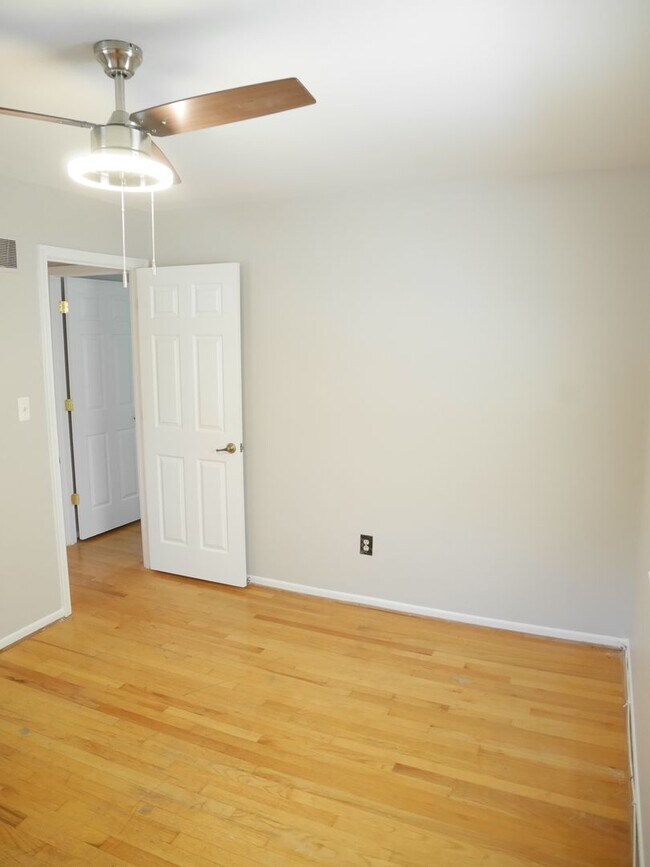 Building Photo - Your Next Home Awaits! Single Family Home Westminster, MD