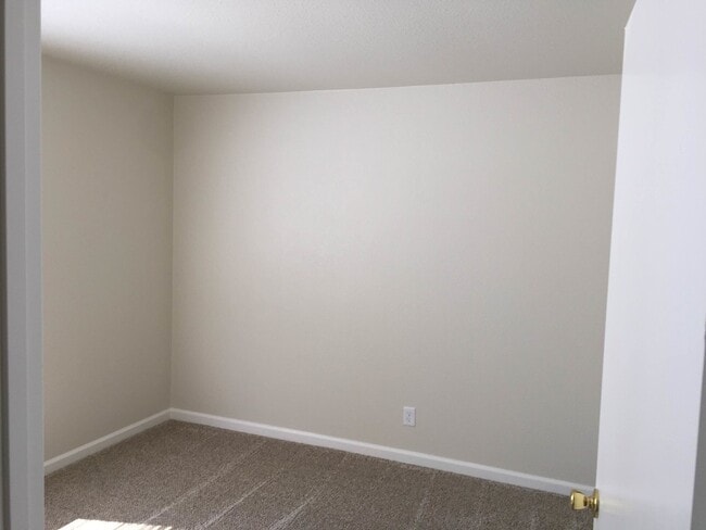 Building Photo - 1920 Lazzini Ave