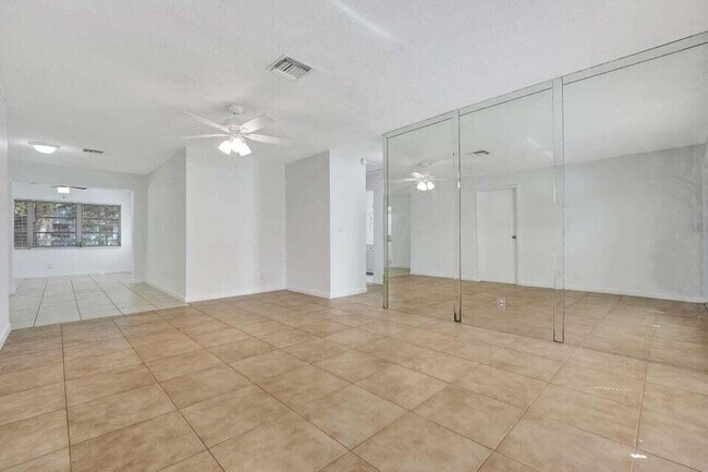 Building Photo - 3511 NW 7th Ct