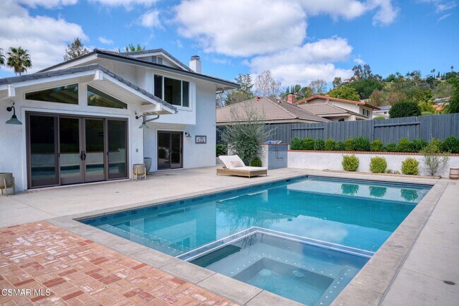 Building Photo - 1292 Brookview Ave