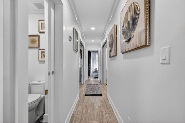 Building Photo - 212 High Point Blvd