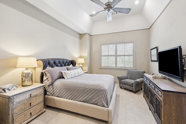 Building Photo - 3240 Bammel Ln