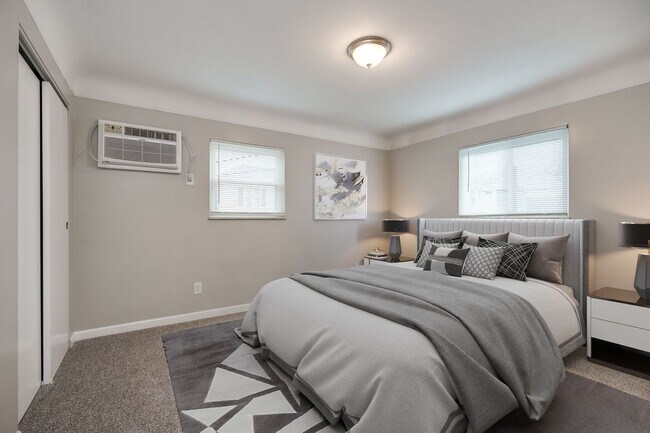 Building Photo - Pearl Street Apartments - Newly Remodeled 1 Bedroom! Near the Reading Bridal District
