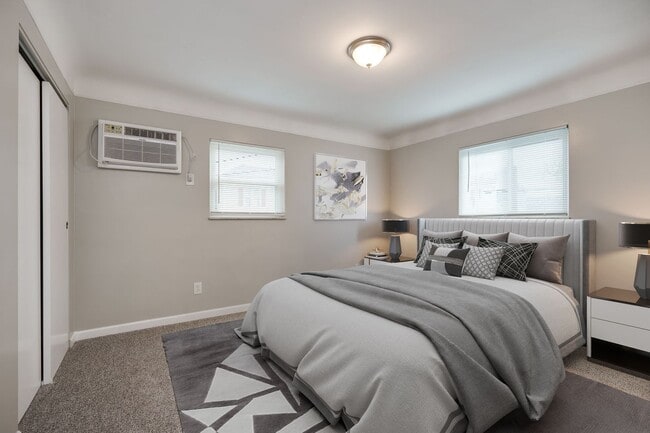 Building Photo - Pearl Street Apartments - Newly Remodeled 1 Bedroom! Near the Reading Bridal District