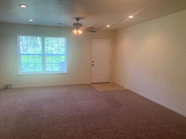 Building Photo - 6531-MF2-E2