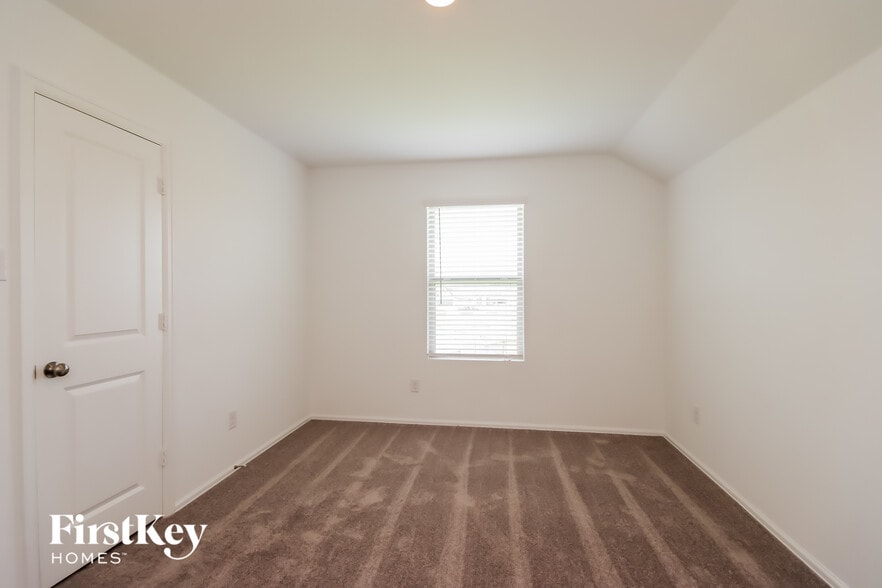 Building Photo - 23709 Pagliano Ct