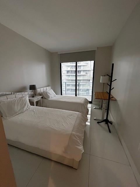 Building Photo - 1010 Brickell Ave