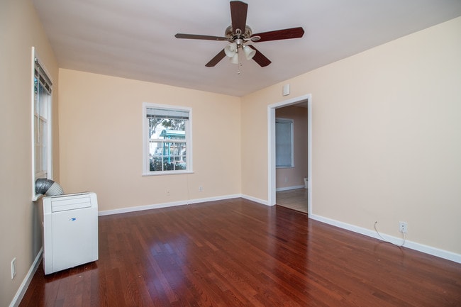 Building Photo - 5107 Overland Ave