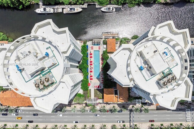 Building Photo - 200 Sunny Isles Blvd