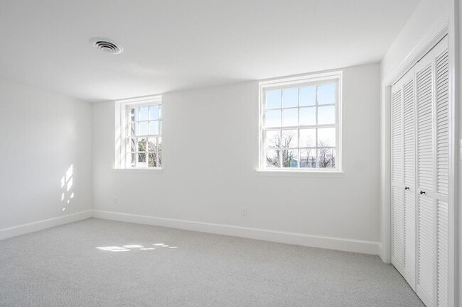 Building Photo - 1216 Sophia St