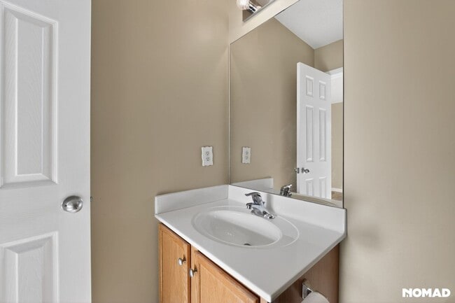 Building Photo - 6319 Sweetbay Dr