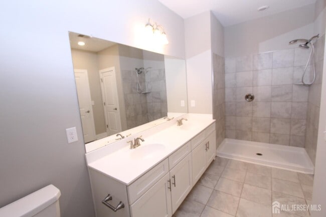 Building Photo - 814 Stiller Ln