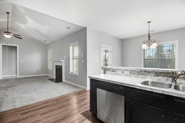 Building Photo - MUST SEE! Stunning 3 BR | 2 BA Home for Re...