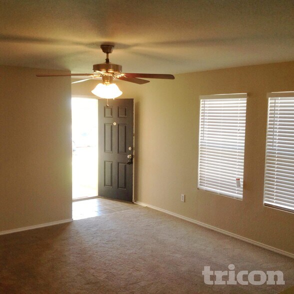 Building Photo - 1412 Royal Meadows Tr