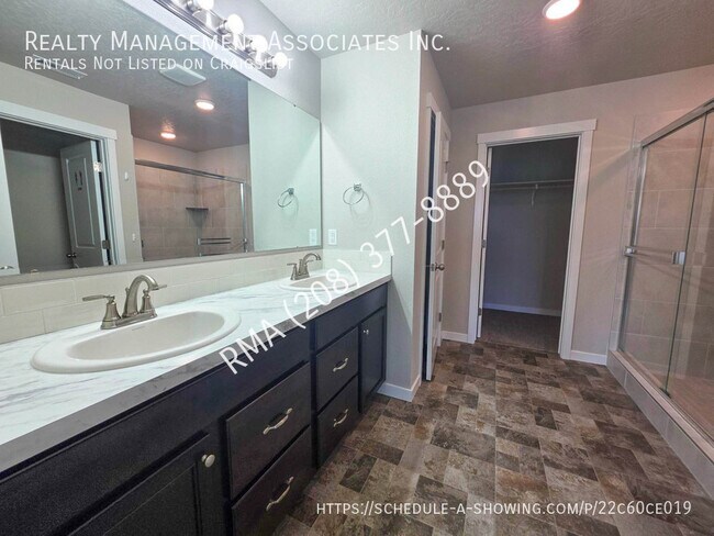 Building Photo - 4735 W Santa Fe Ln