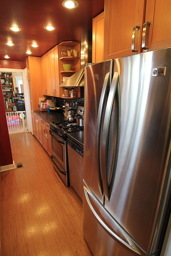 Building Photo - RENOVATED 3 BEDROOM SEATTLE HOME FOR RENT W LARGE, PRIVATE CORNER LOT!
