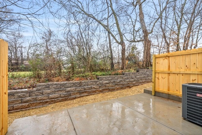 Building Photo - 914 Power St