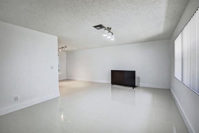 Building Photo - 8201 SW 57th St