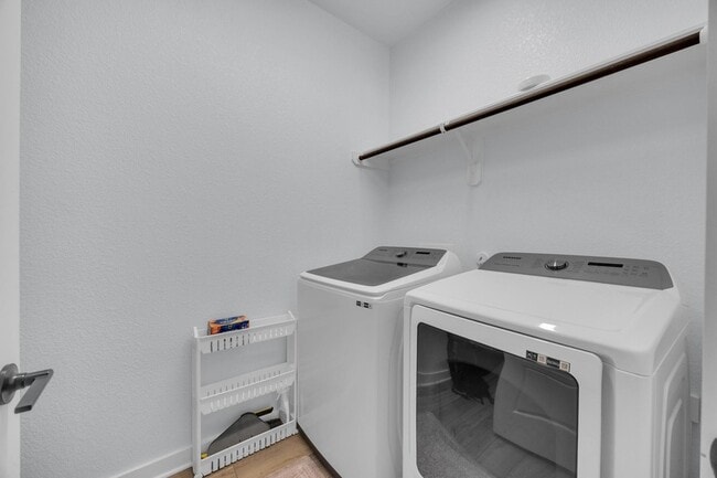 Building Photo - 6404 Mallord Brook Bend