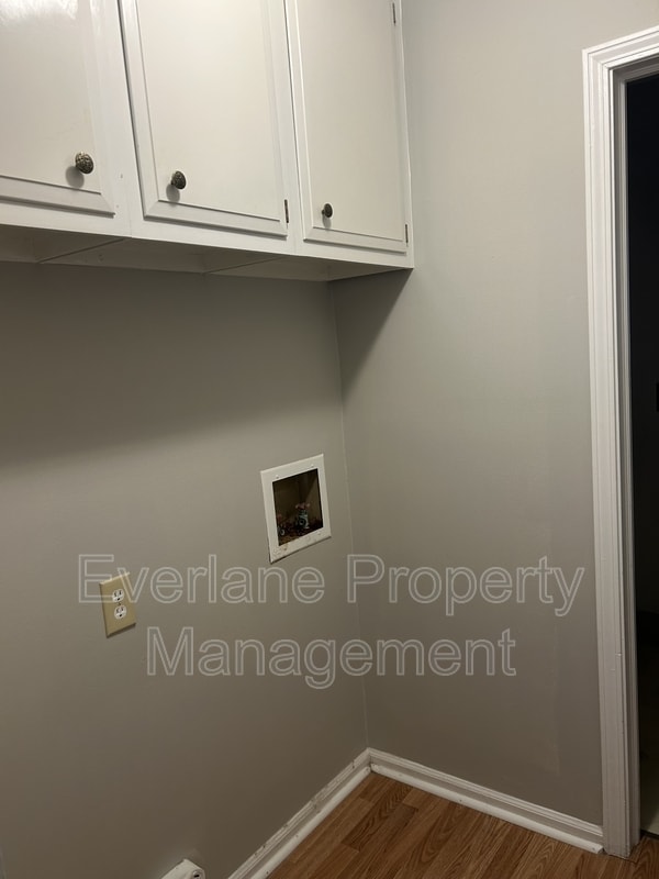 Building Photo - 10243 Bayton Ct