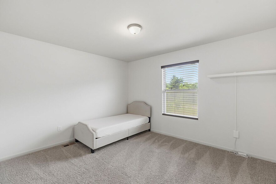 Building Photo - 6650 Chandler Dr