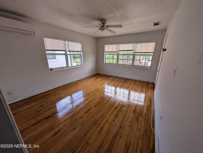 Building Photo - 2136 College St