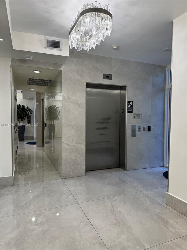 Building Photo - 3340 NE 190th St