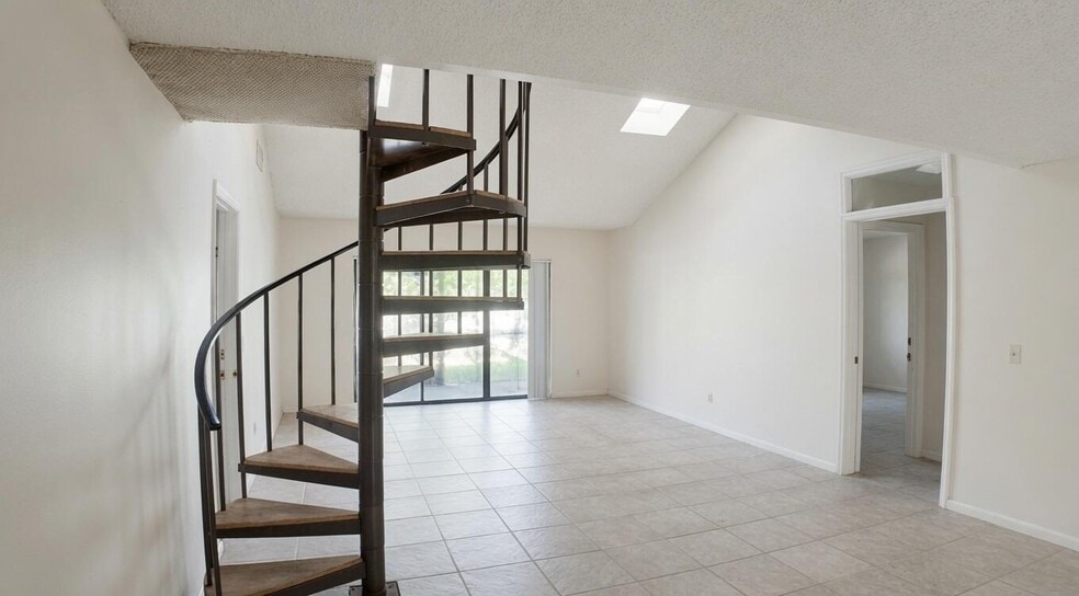 Building Photo - 13368 Bedford Mews Ct