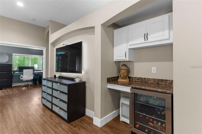 Building Photo - 25354 Geddy Dr