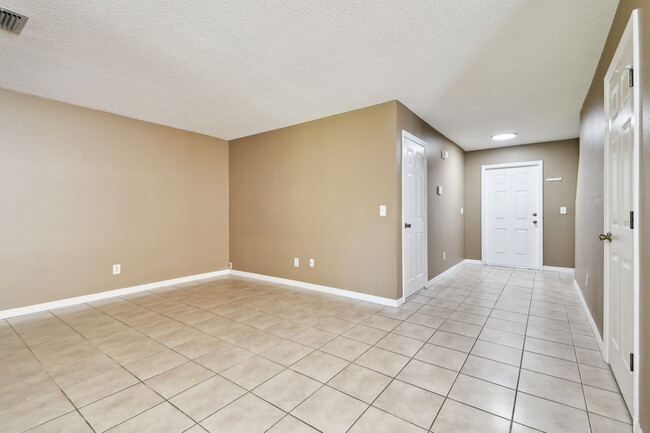 Building Photo - 4221 Winding River Way