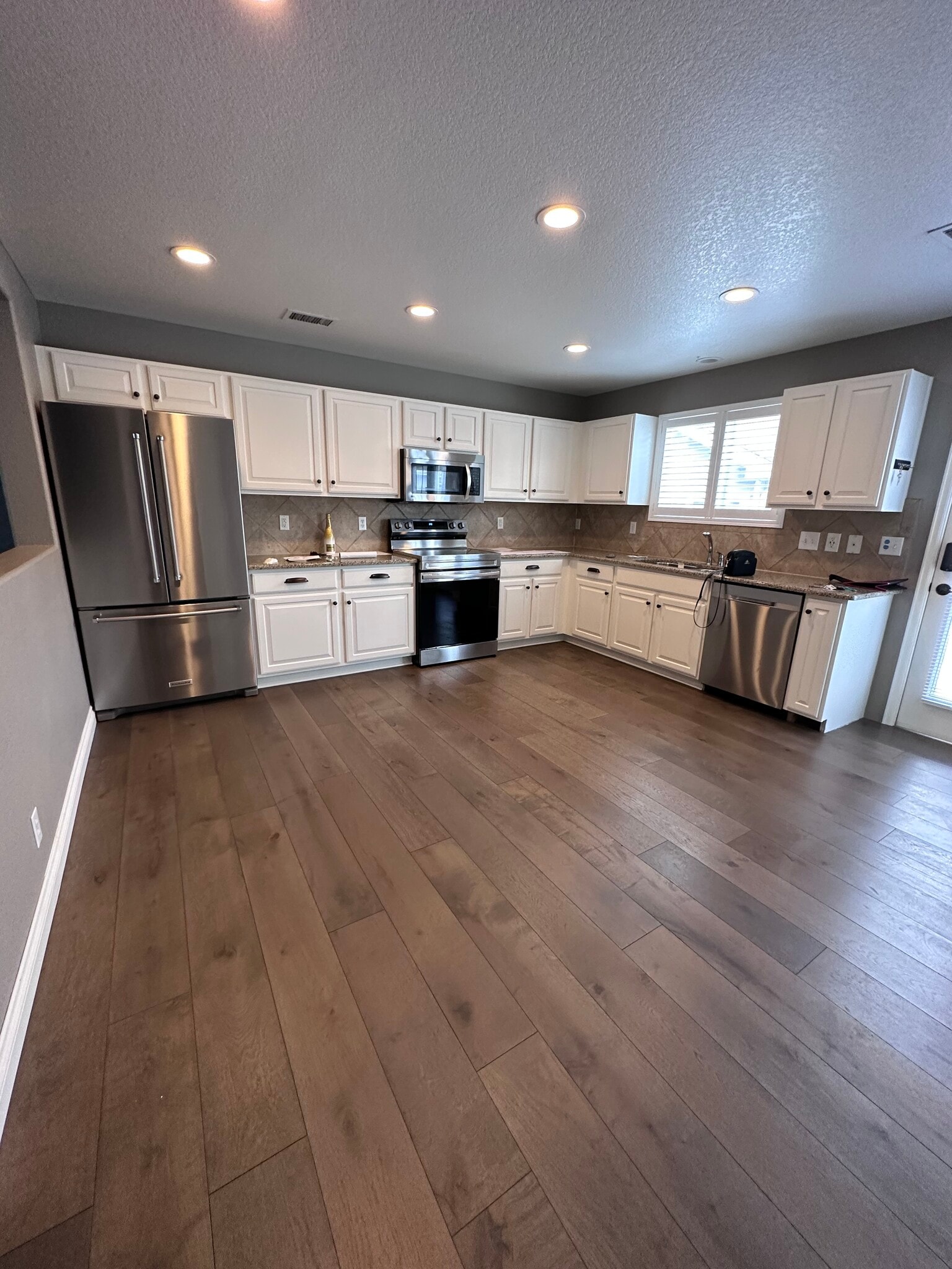 Kitchen - 5796 Biscay St