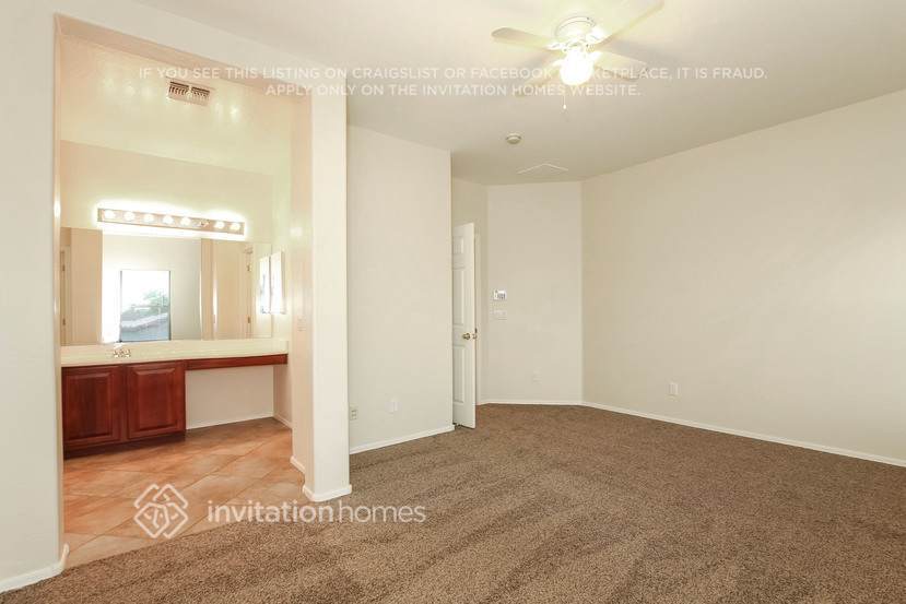 Building Photo - 17661 W Lundberg St