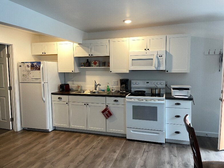 Building Photo - 2300 McDonald Ave