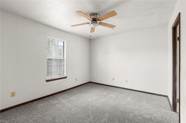 Building Photo - 935 Still-Harbor Cir